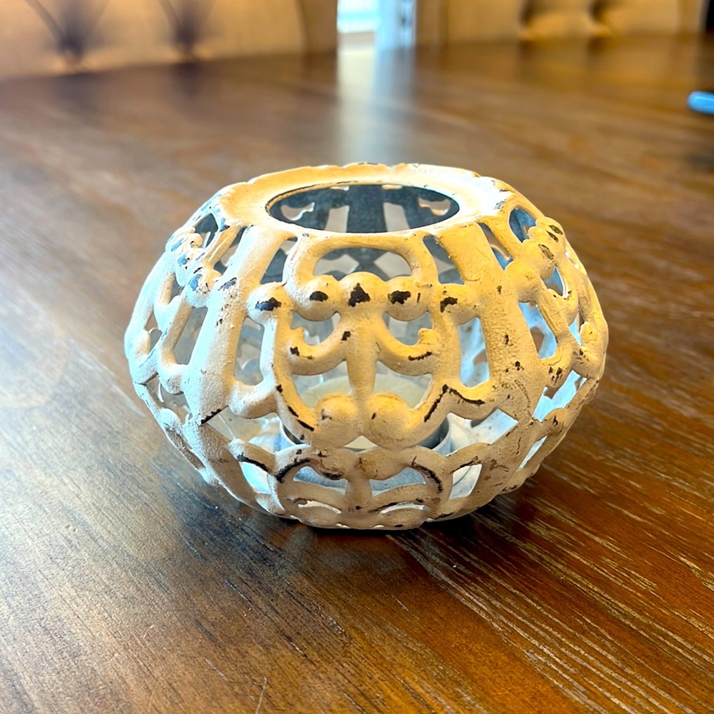 🌟 Cream Distressed Metal Votive Candle Holder